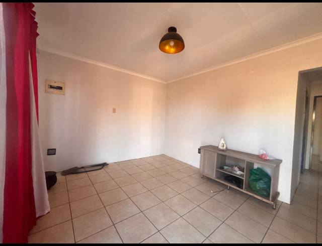 3 BEDROOM HOUSE TO LET IN BLOEMSIDE
